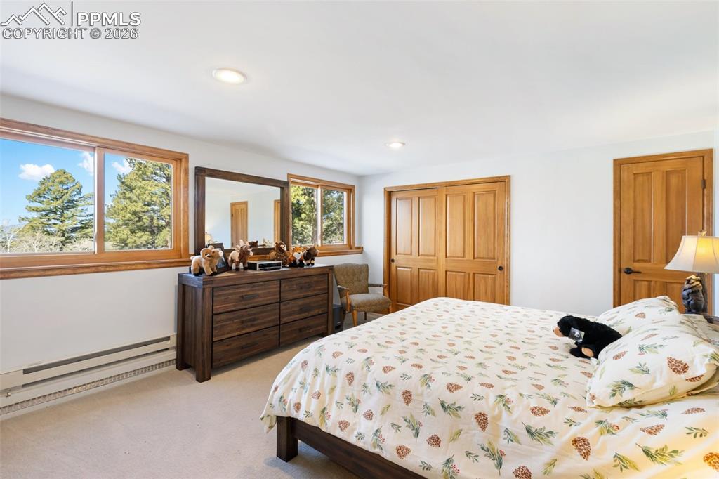 Image 40 of 50: Bedroom