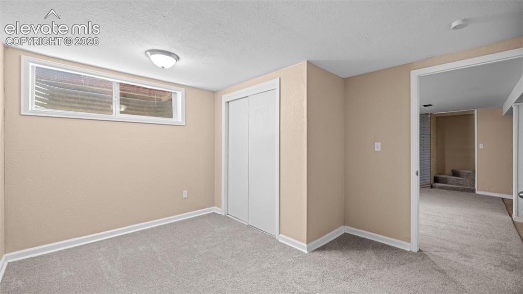 Image 21 of 40: Bedroom