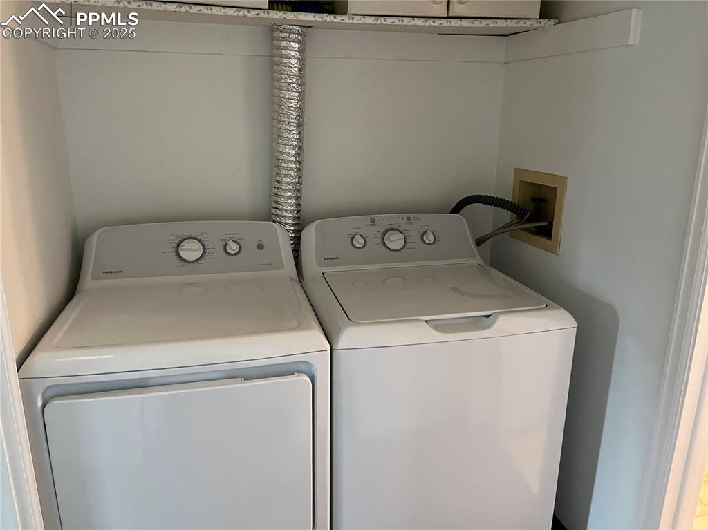 Image 14 of 17: Laundry