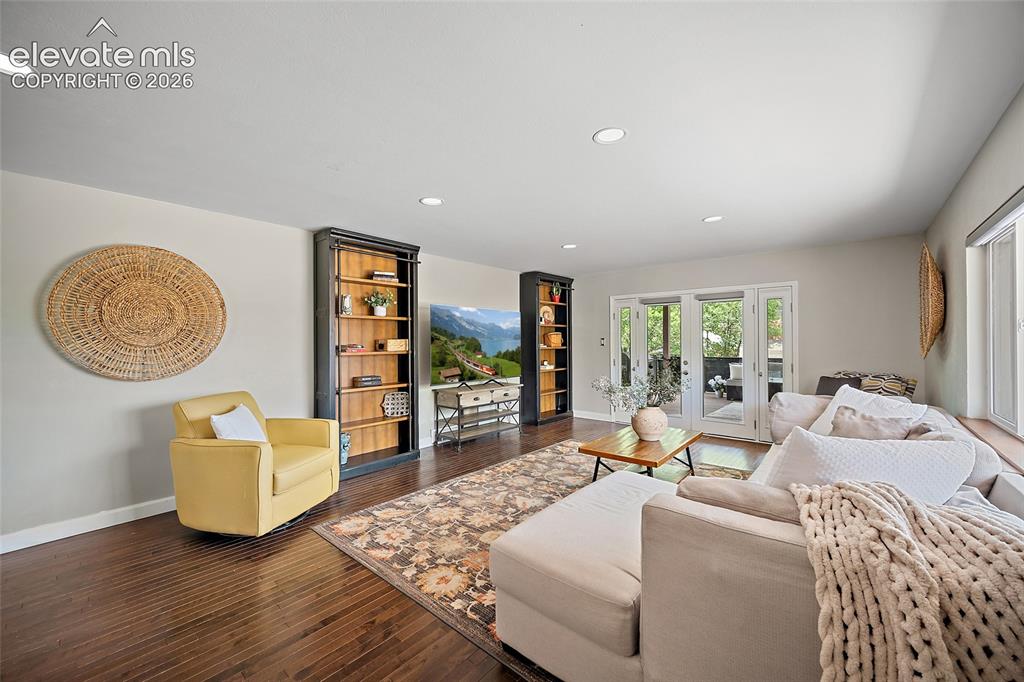 Image 7 of 40: Living Room
