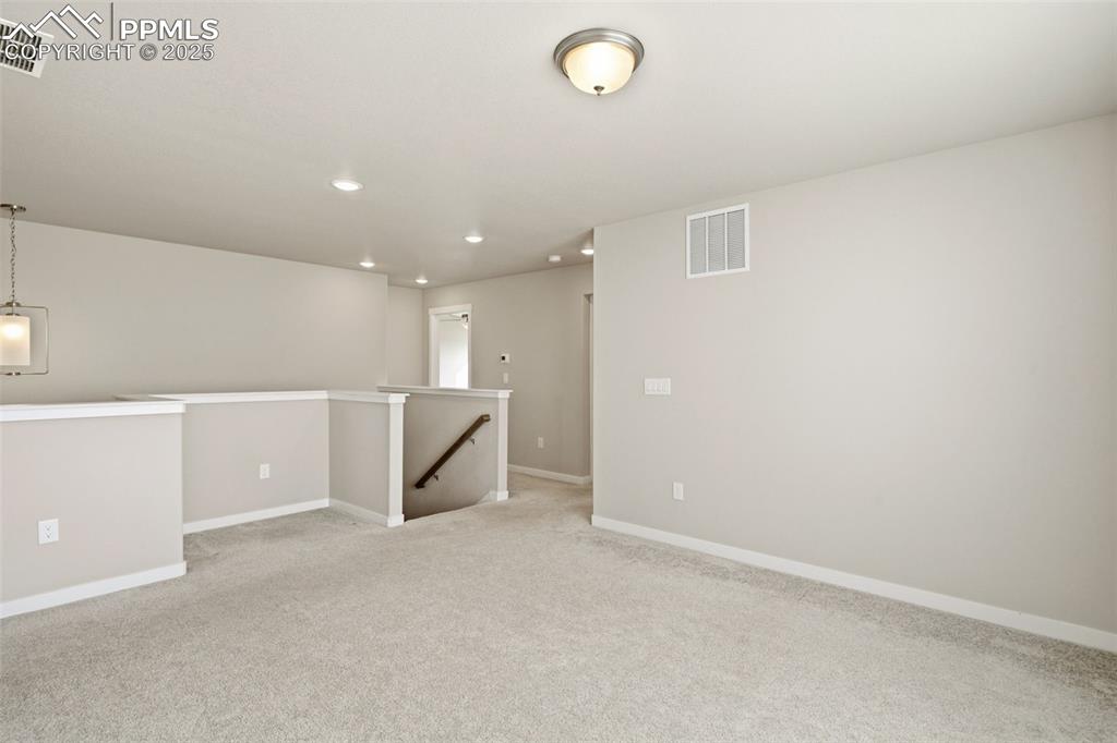 Image 27 of 50: Loft