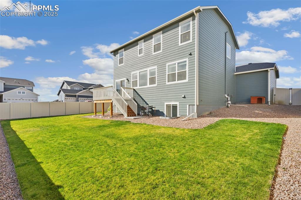 Image 50 of 50: Back of Structure