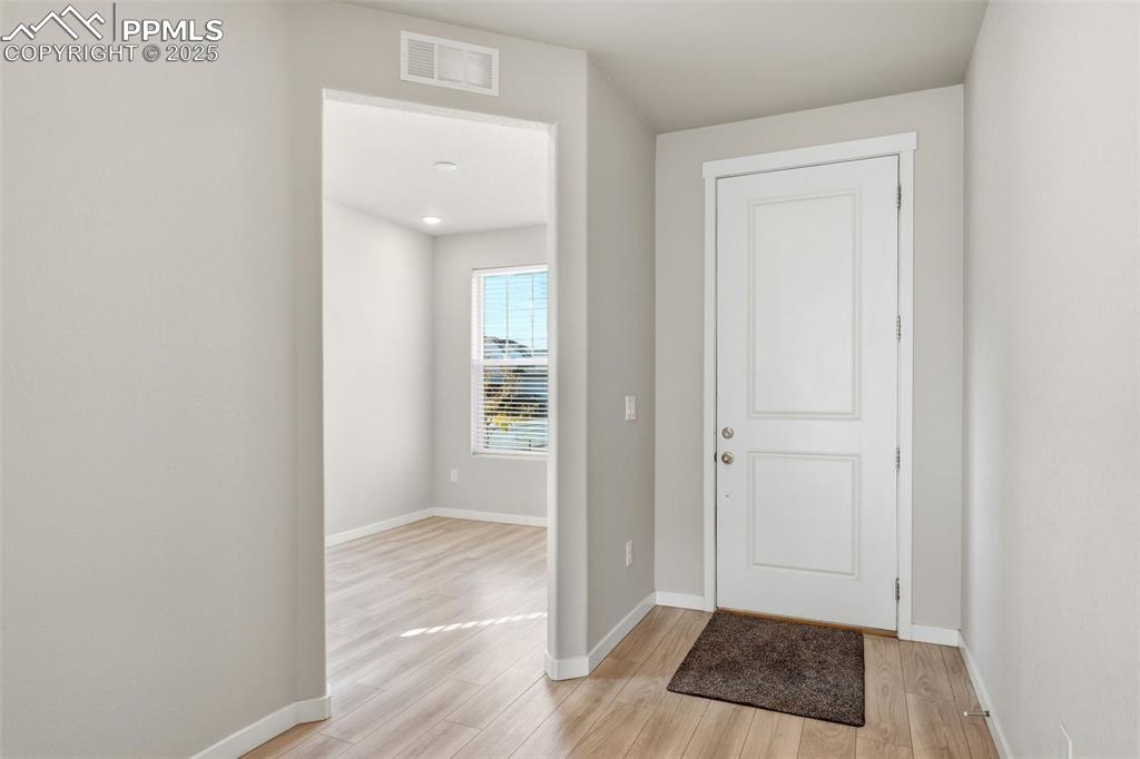 Image 7 of 50: Entry