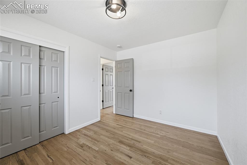 Image 17 of 22: Bedroom