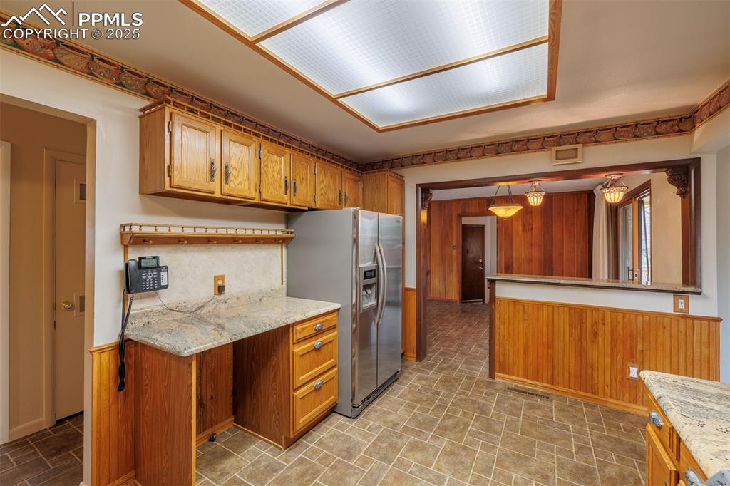 Image 12 of 46: Kitchen