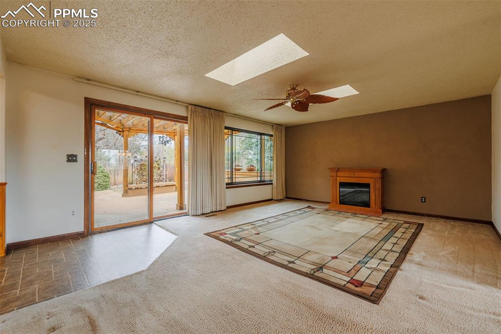 Image 16 of 46: Family Room