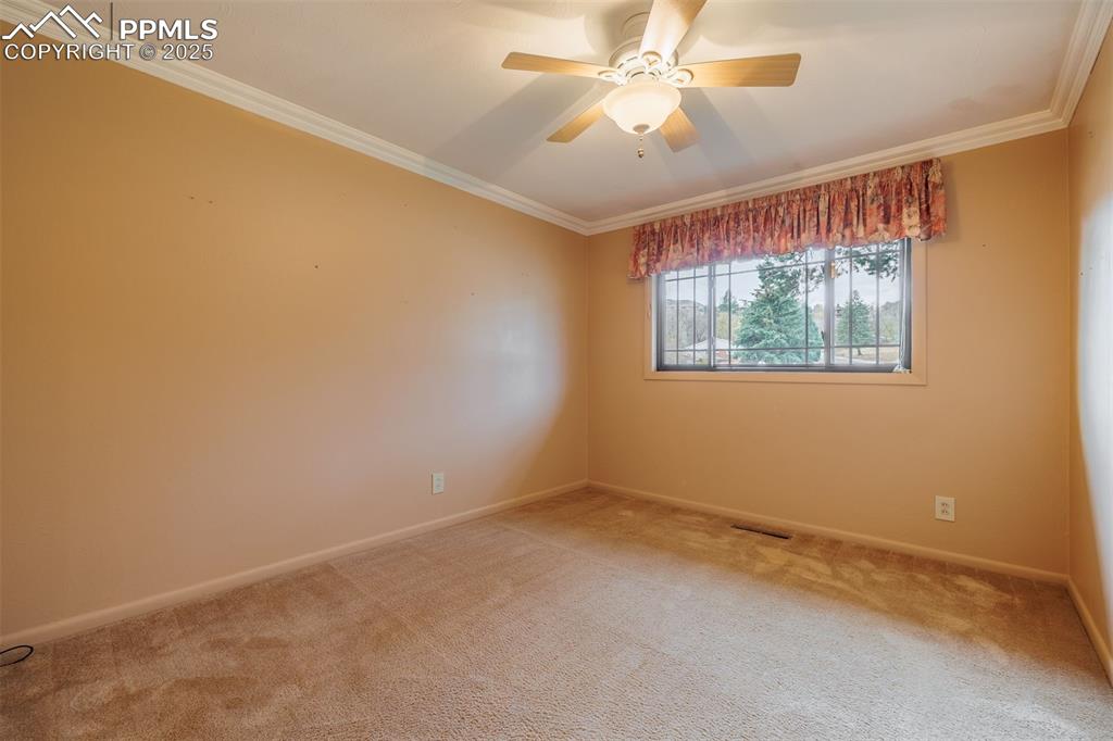 Image 26 of 46: Bedroom