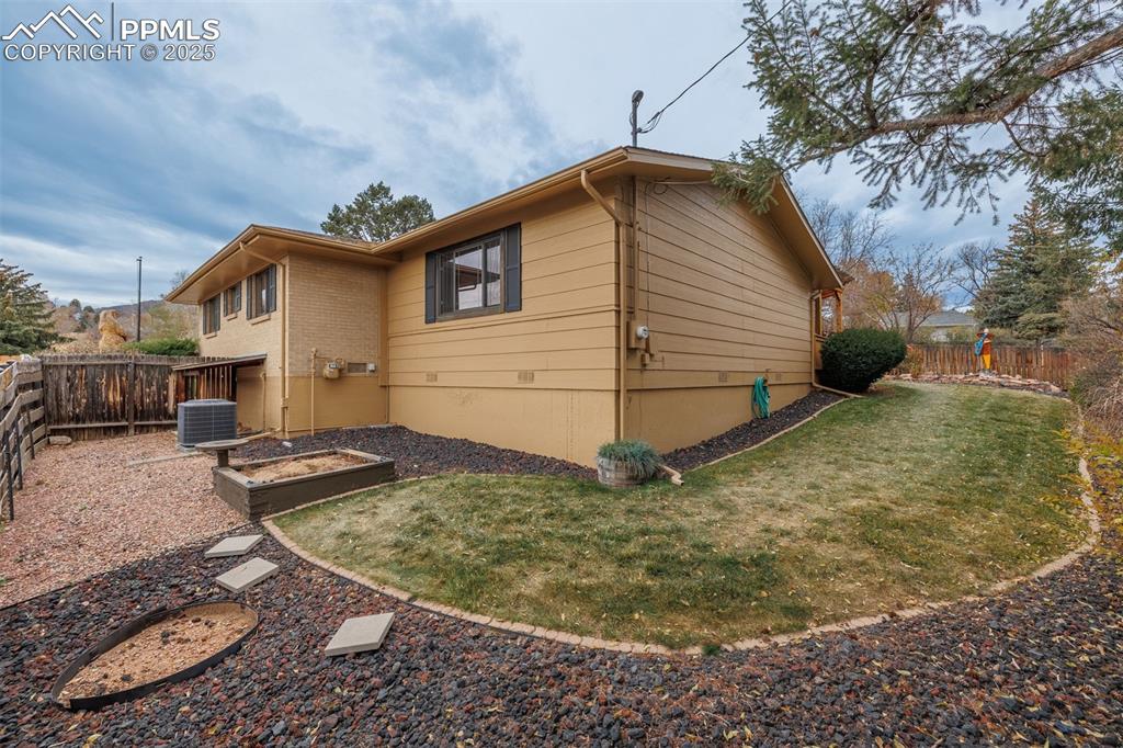 Image 34 of 46: Side of Structure