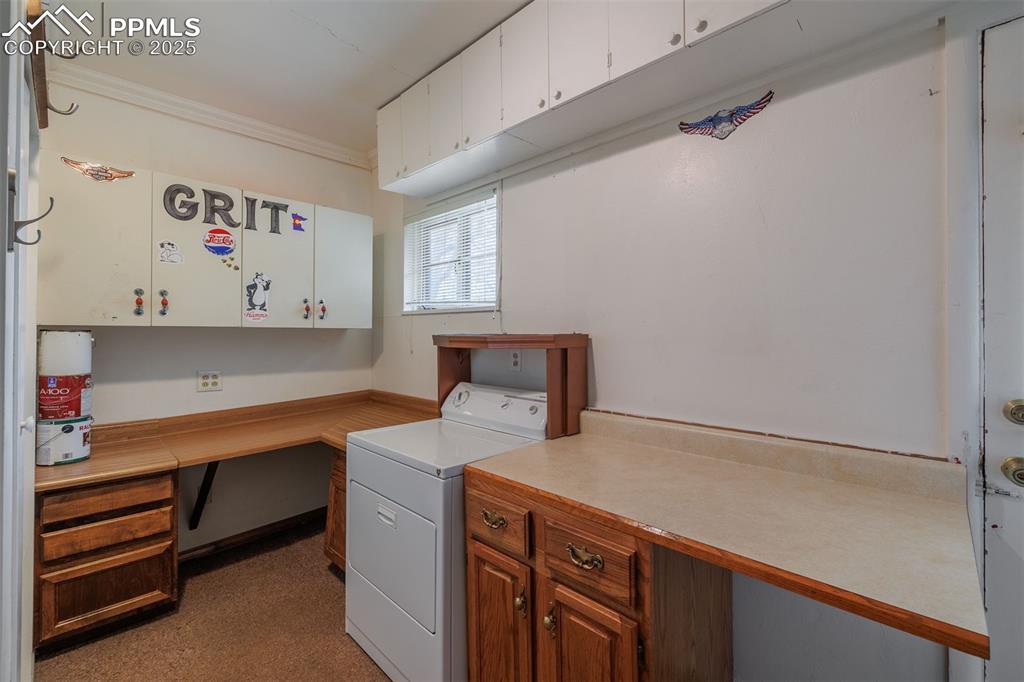 Image 36 of 46: Laundry