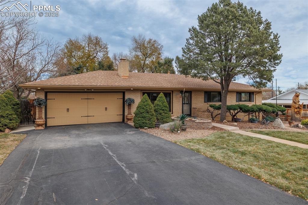 Image 4 of 46: Front of Structure