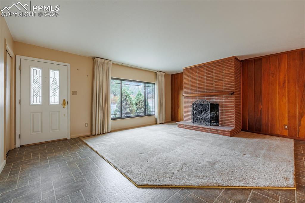 Image 5 of 46: Living Room