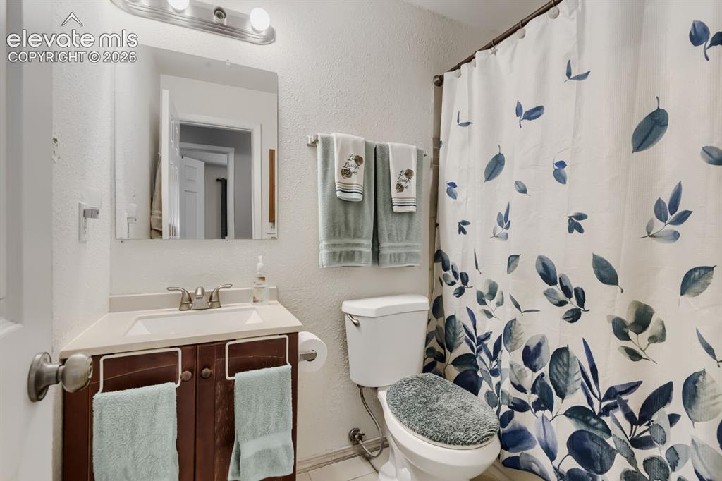 Image 11 of 24: Bathroom