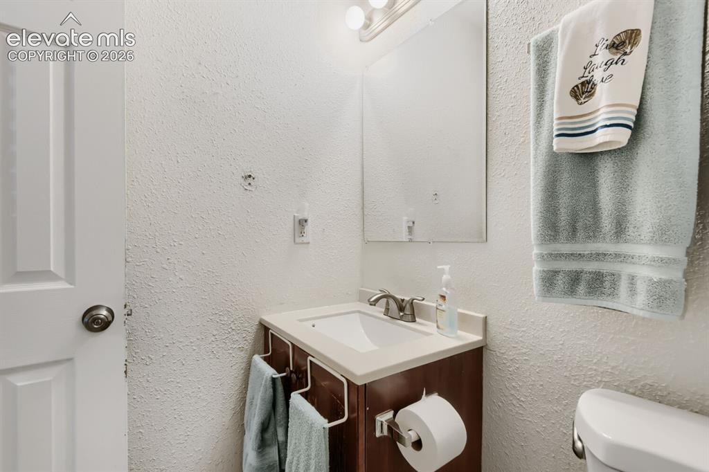 Image 17 of 24: Bathroom