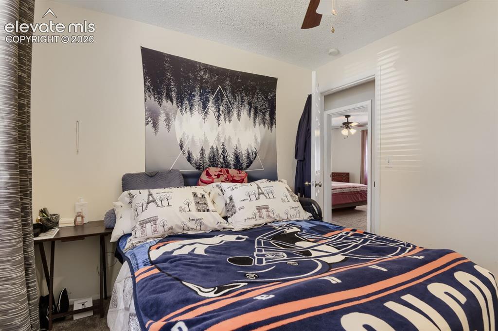 Image 19 of 24: Bedroom