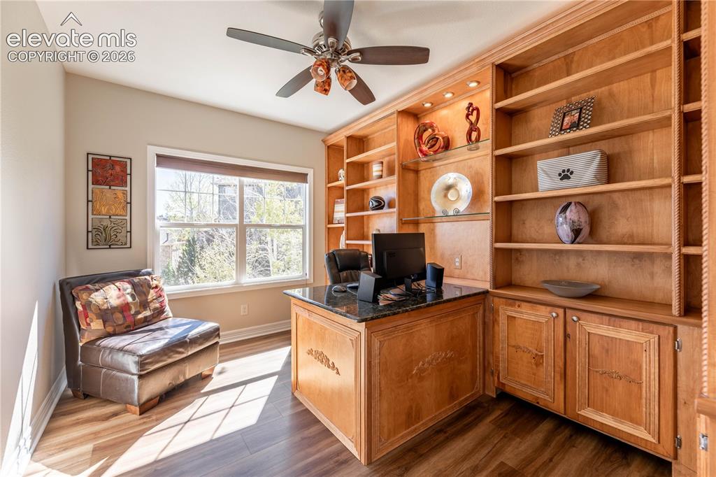 Image 14 of 46: Office