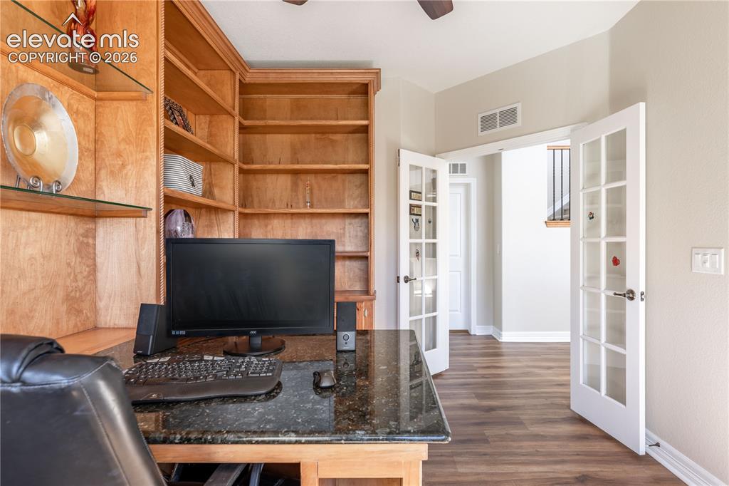 Image 15 of 46: Office