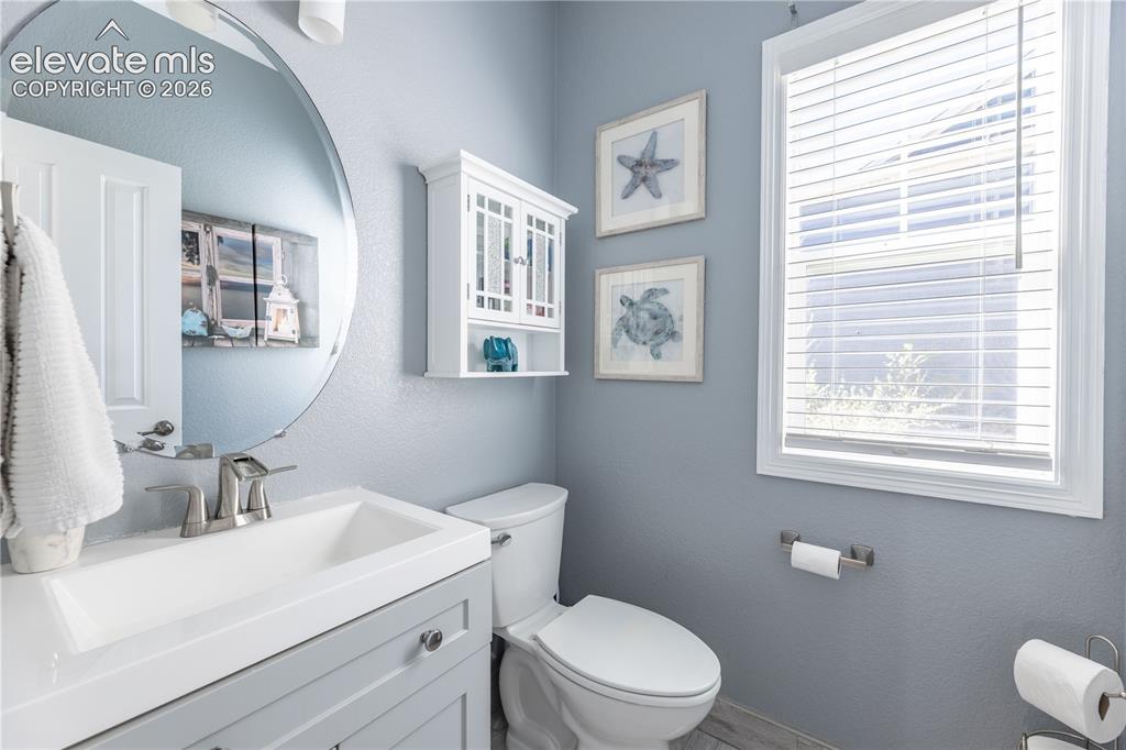 Image 16 of 46: Bathroom