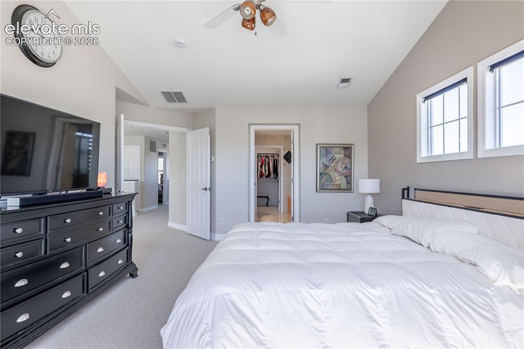 Image 18 of 46: Bedroom