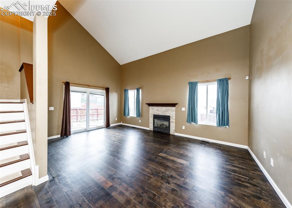 Image 11 of 38: Living Room