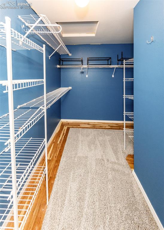 Image 20 of 38: Closet