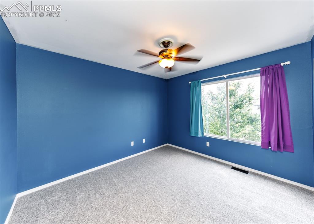 Image 24 of 38: Bedroom