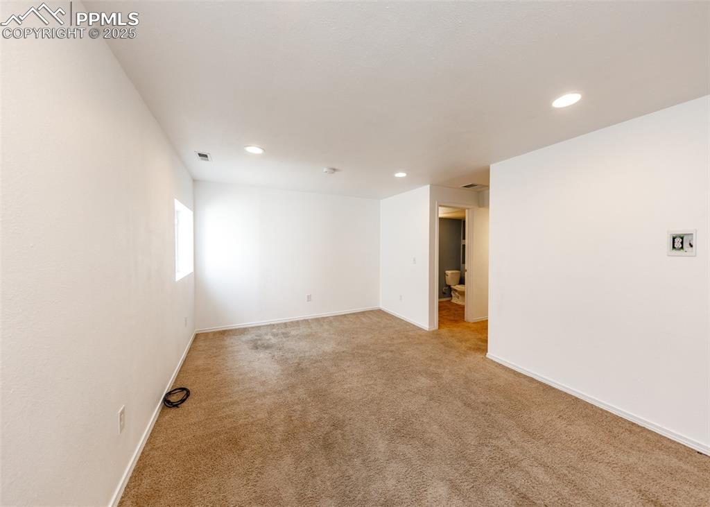 Image 31 of 38: Family Room