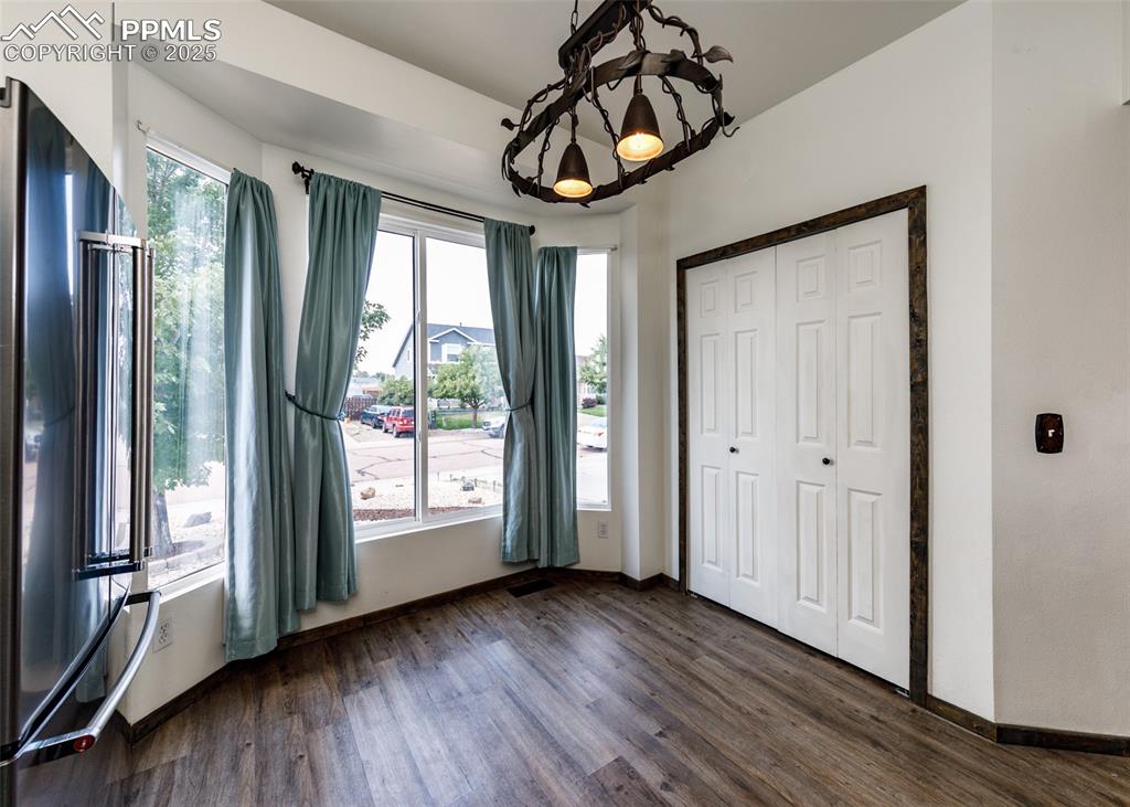 Image 7 of 38: Kitchen