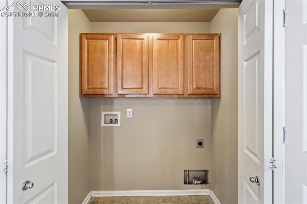 Image 14 of 36: Laundry