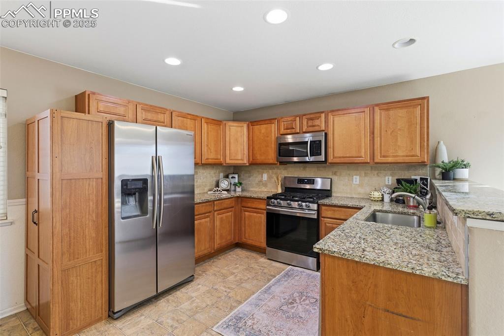 Image 8 of 36: Kitchen