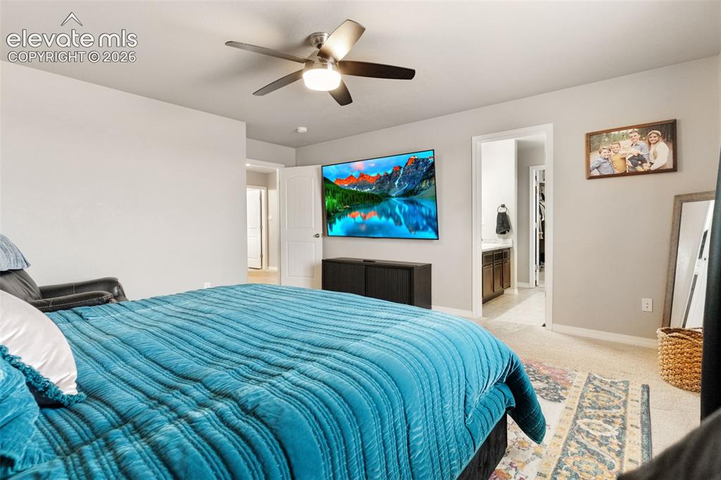Image 13 of 28: Bedroom