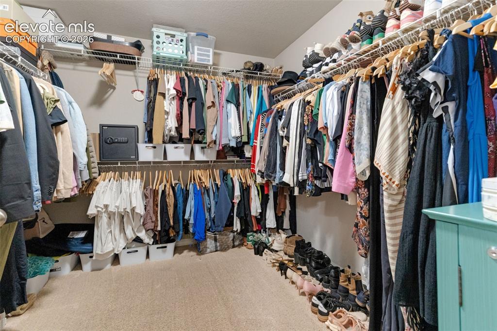 Image 16 of 28: Closet