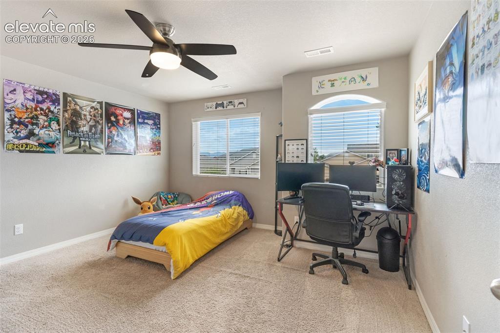 Image 17 of 28: Bedroom