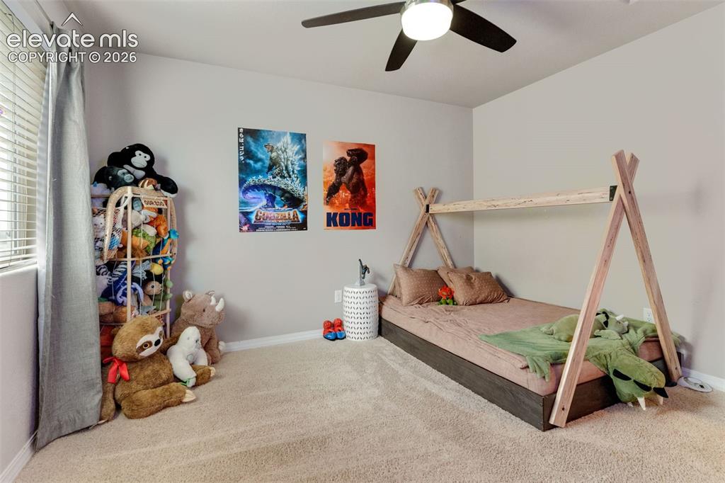 Image 19 of 28: Bedroom