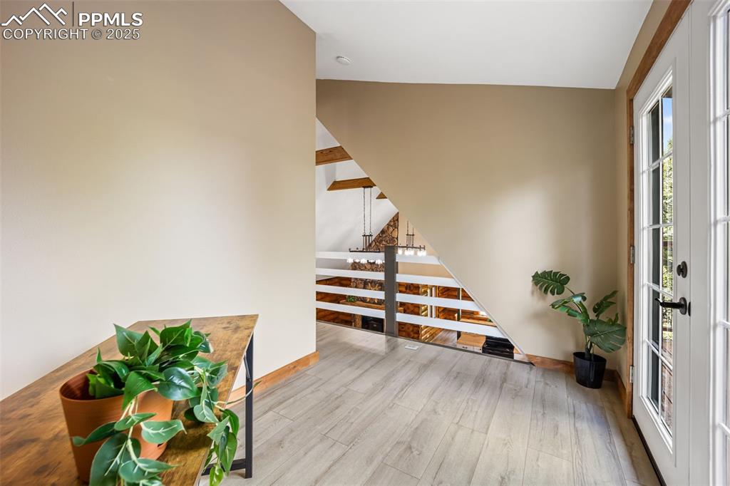 Image 19 of 48: Upstairs loft with upper deck access