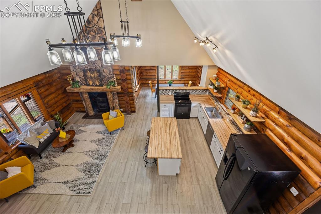 Image 22 of 48: View from open upstairs loft