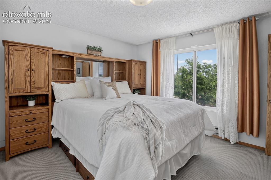 Image 9 of 25: Primary suite - upper level