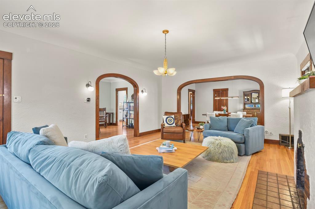 Image 11 of 46: Living Room