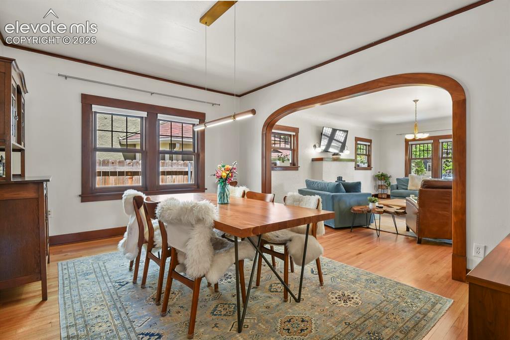 Image 12 of 46: Dining Area