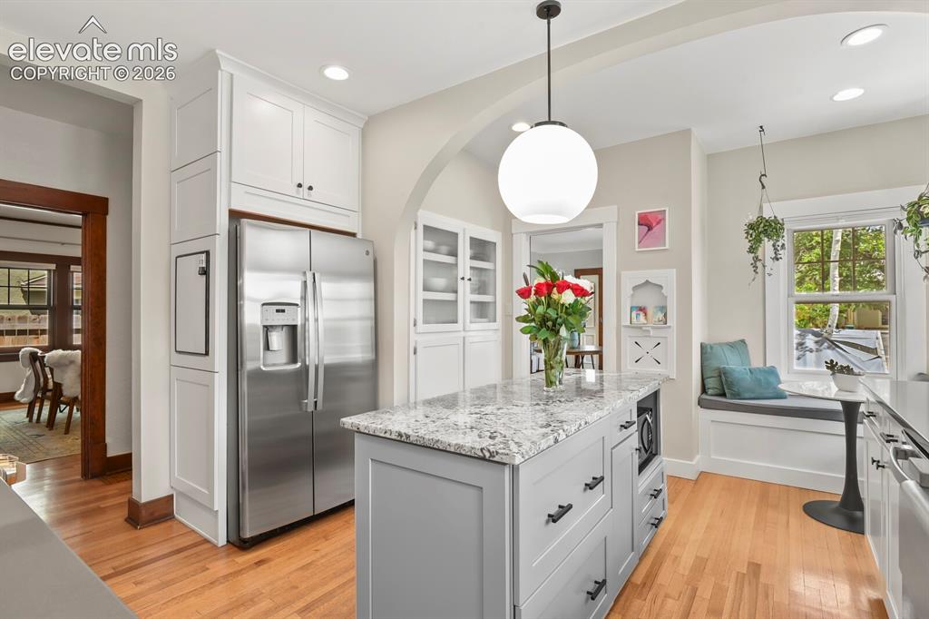 Image 18 of 46: Kitchen