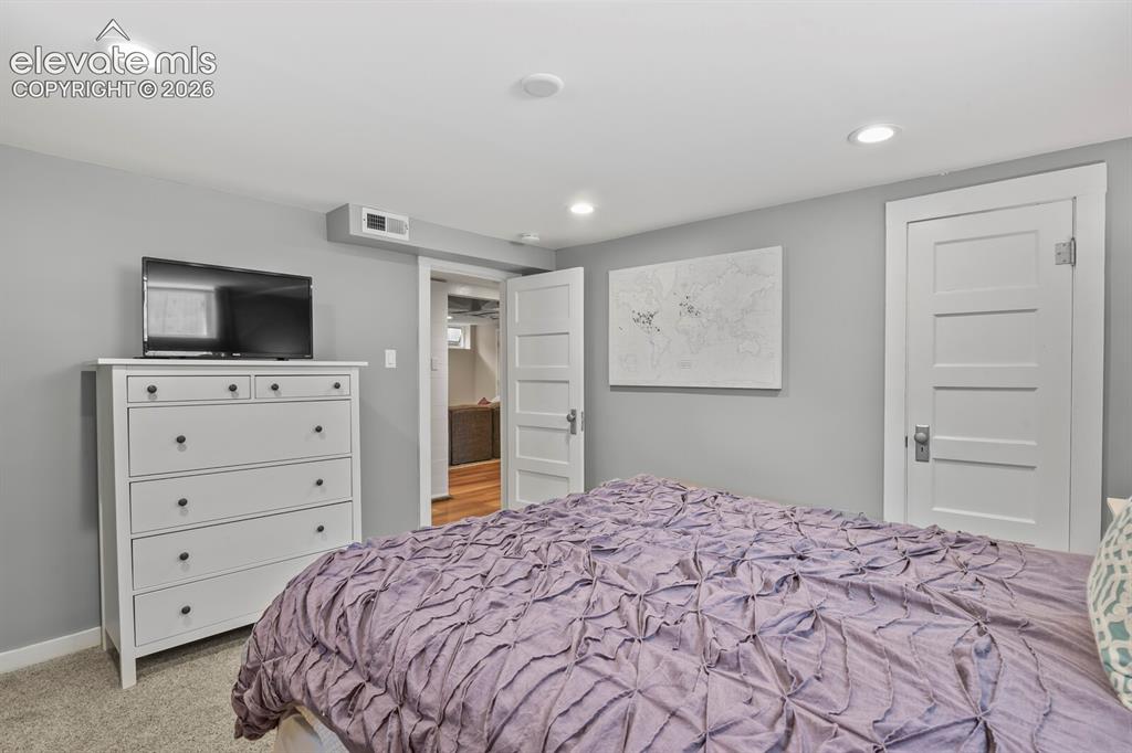Image 33 of 46: Bedroom