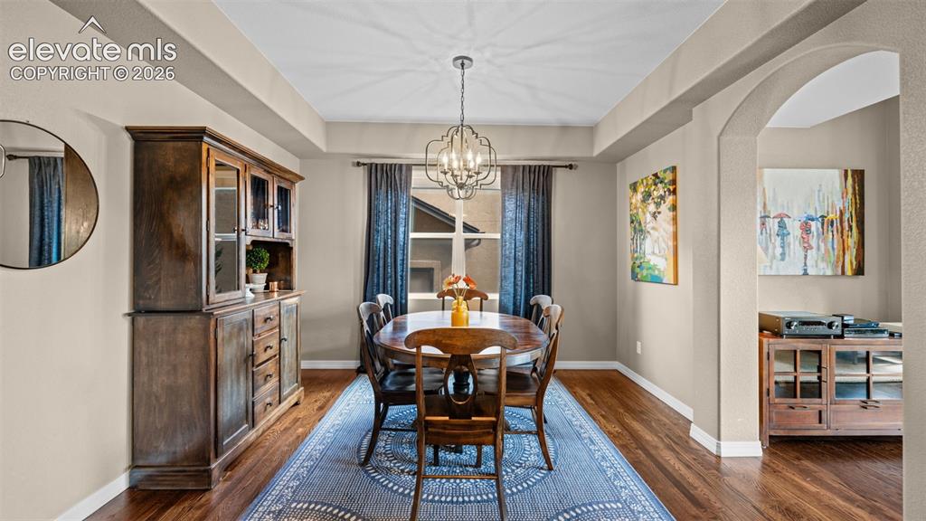 Image 11 of 33: Dining Area