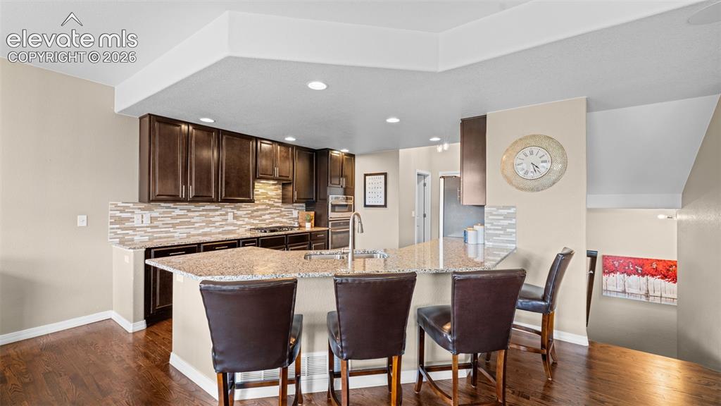 Image 14 of 33: Kitchen