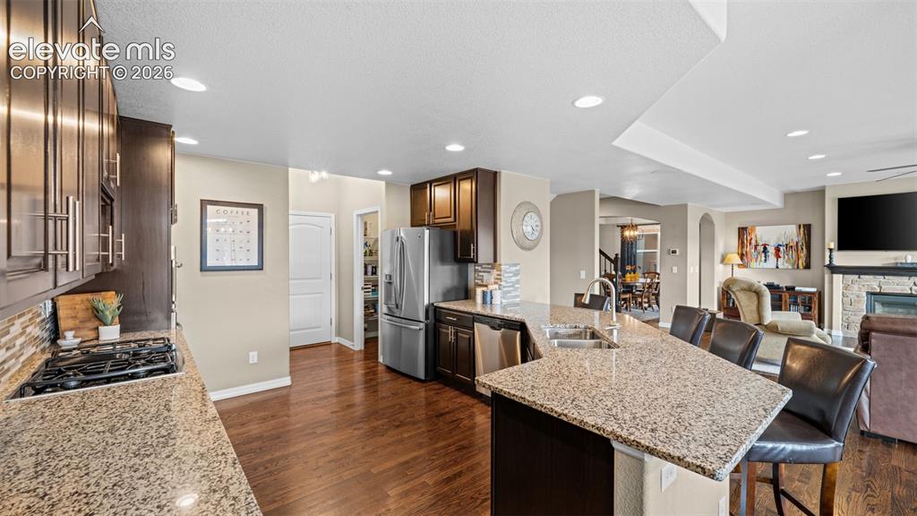 Image 6 of 33: Kitchen