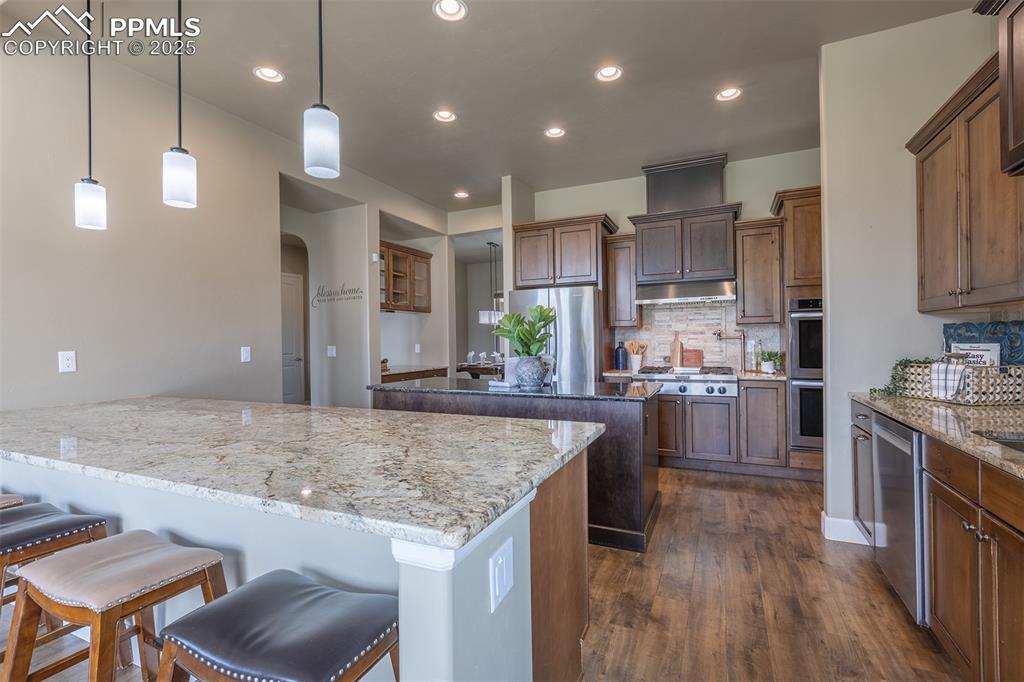 Image 12 of 50: Kitchen