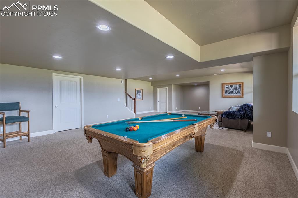 Image 42 of 50: Family Room