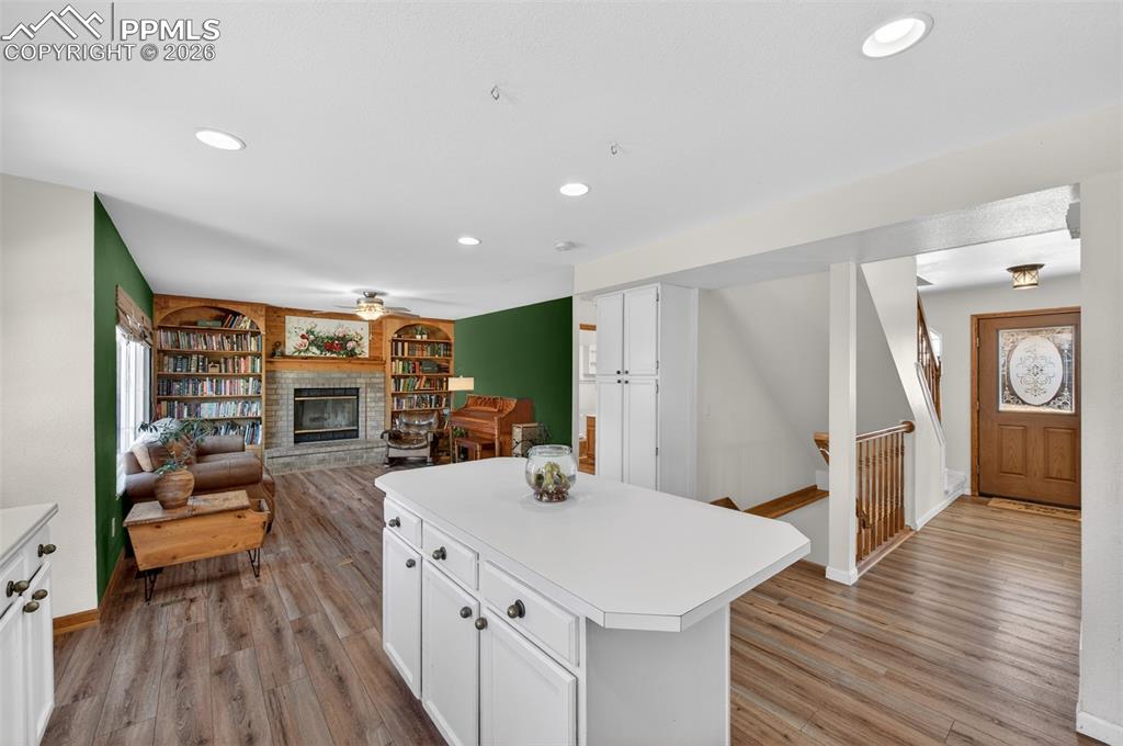 Image 14 of 44: Kitchen