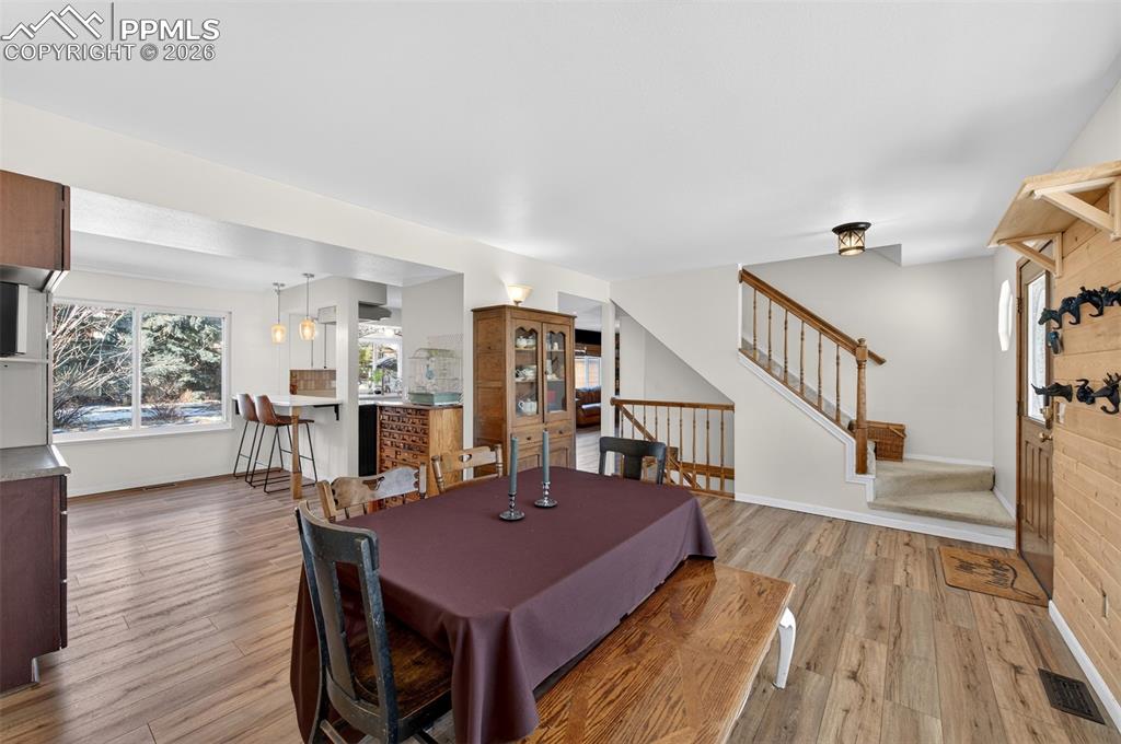 Image 6 of 44: Dining Area