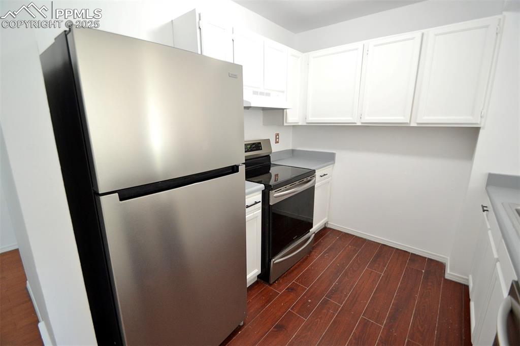 Image 11 of 34: Kitchen