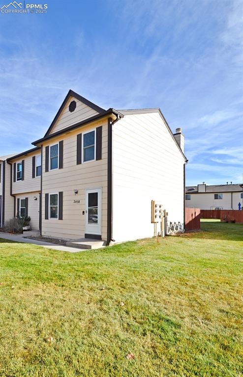 Image 3 of 34: Front of Structure