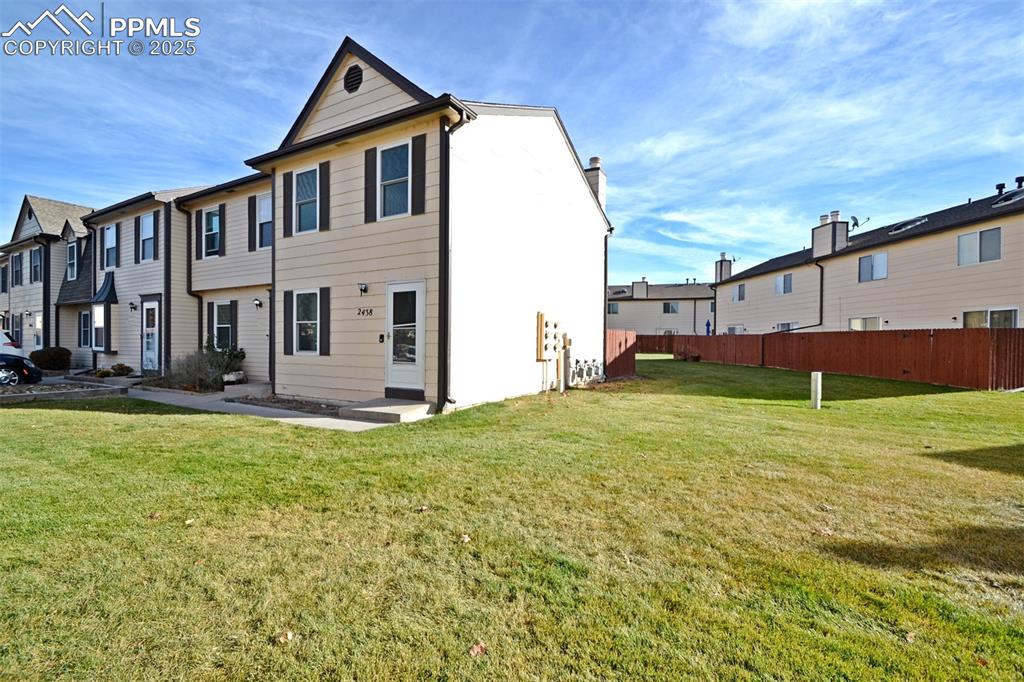 Image 4 of 34: Front of Structure